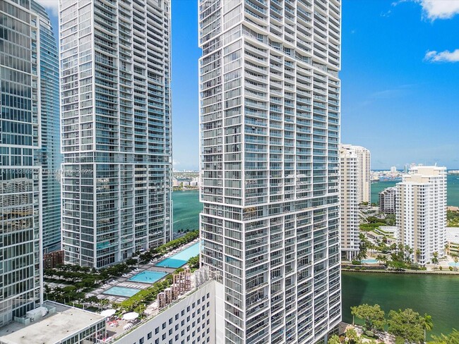 Building Photo - 485 Brickell Ave