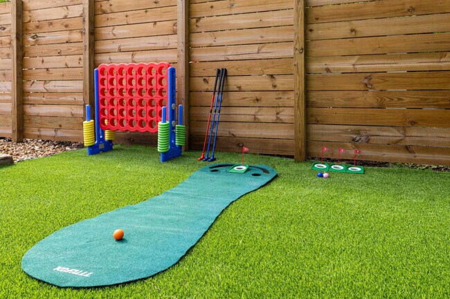 Building Photo - 1425 NE 5th Terrace