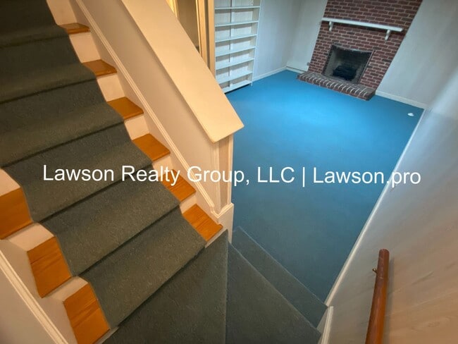 Building Photo - Spacious Hollins Four Bedroom w/ Finished Basement
