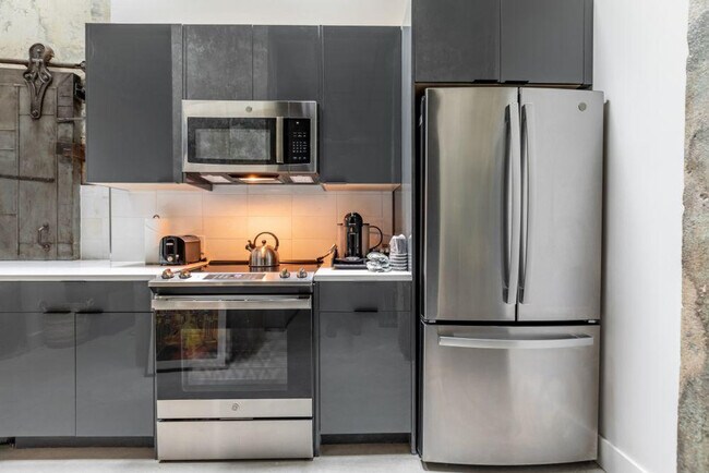 Building Photo - 315 Girod St