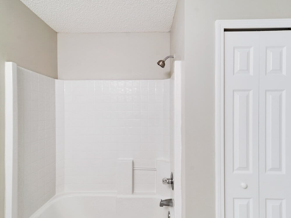 Building Photo - 1953 Longneedle Lane