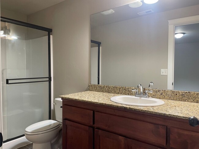 Building Photo - Beautiful 3 Bedroom 2 Bath Home Located in a Nice Medford Neighborhood