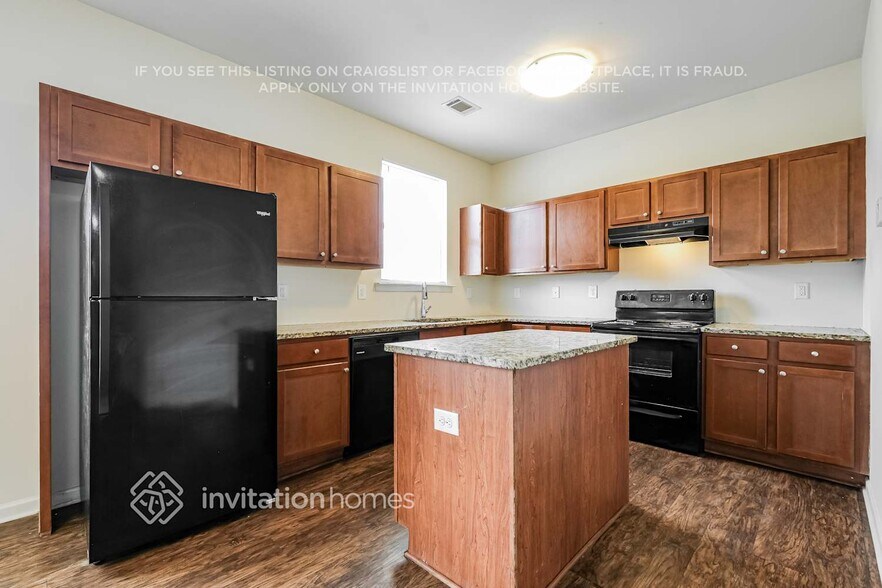 Building Photo - 4232 Oak Field Dr