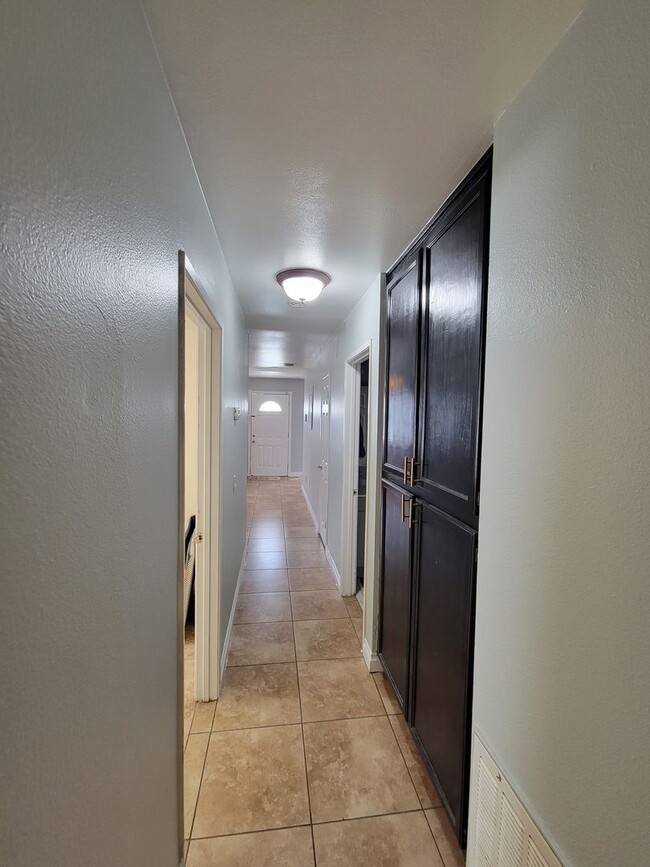 Building Photo - Beautiful Home available in Calexico