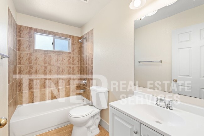 Building Photo - 5710 Cypress Ave