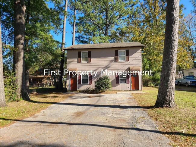 Building Photo - Remodeled - East Ridge Townhouse