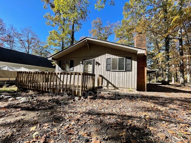 Primary Photo - 900 Lakeview Pkwy