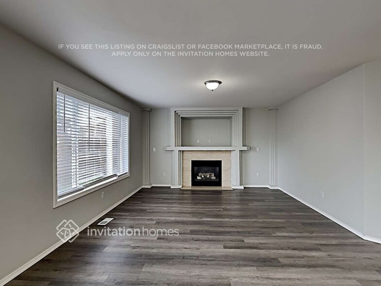 Building Photo - 1517 201st St E