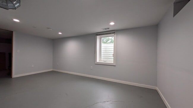 Building Photo - 1418 Summit Ave