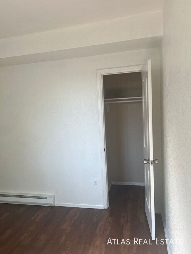 Building Photo - 236 W Iowa Ave