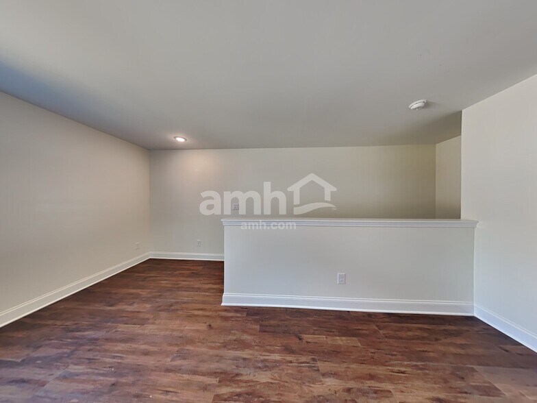 Building Photo - 5242 Blue Mountain Dr