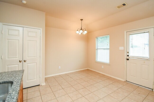 Building Photo - 20615 Maple Rain Ct