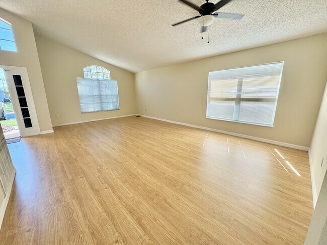 Building Photo - 1317 Casterton Cir