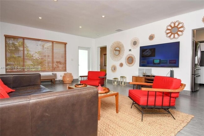 Building Photo - 641 86th St