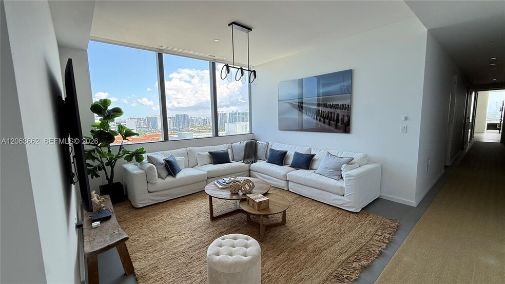 Building Photo - 2000 S Ocean Dr