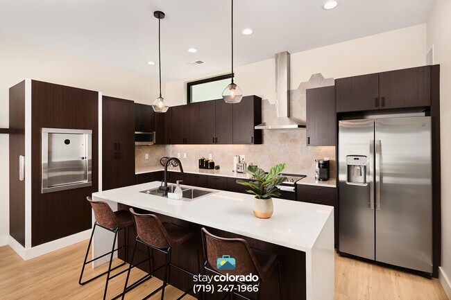 Glenn St - Kitchen - 2248 Glenn St