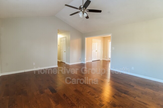 Building Photo - 7103 Thornaby Dr