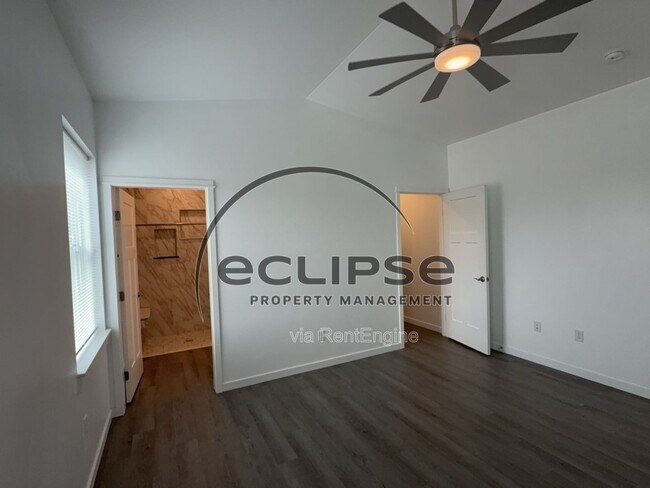 Building Photo - 147 Buena Vista Dr