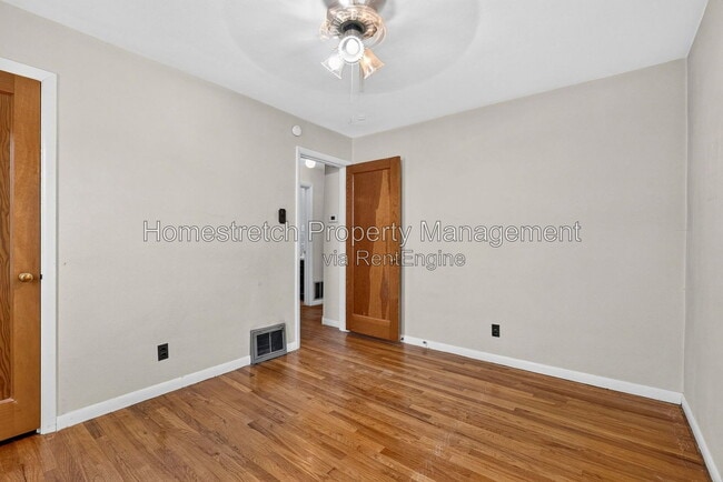 Building Photo - 9826 Ravensbrook Dr