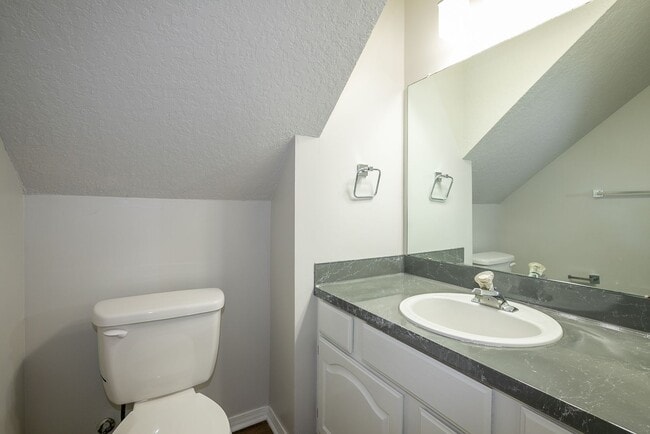 Building Photo - Gorgeous 4 Bedroom Remodel, Union Schools!