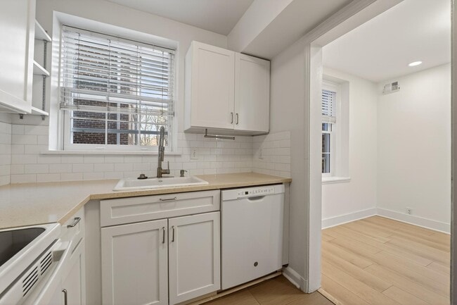 Building Photo - 3450 39th St NW