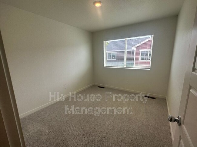 Building Photo - 248 Oriole Wy