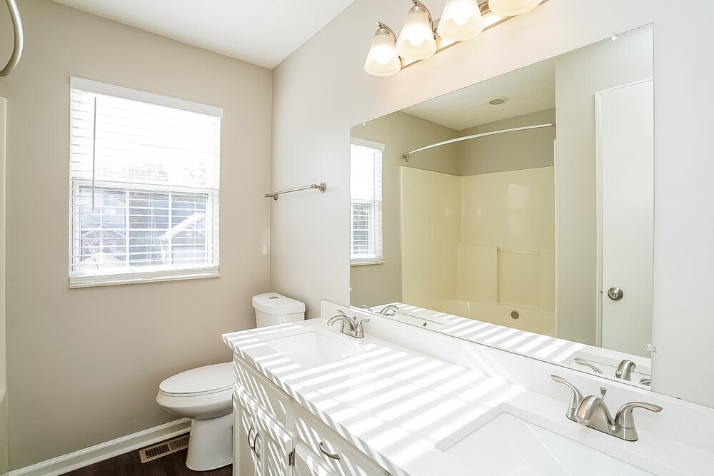 Building Photo - 901 Bexhill Ct S