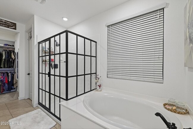 Building Photo - 36810 N Camarillo Dr