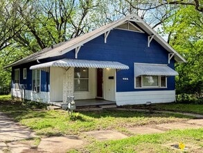 Building Photo - 818 N Madison Ave