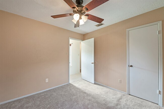 Building Photo - 2779 Forest Point Dr
