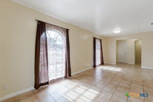 Building Photo - 211 W Mockingbird Ln