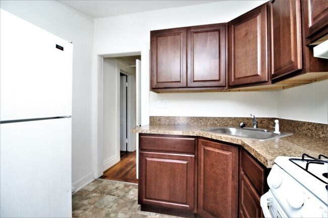 Building Photo - 22 E Mt Vernon Pl