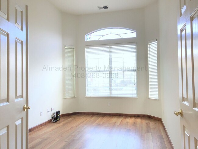 Building Photo - Old Almaden Winery Home with Central A/C &...