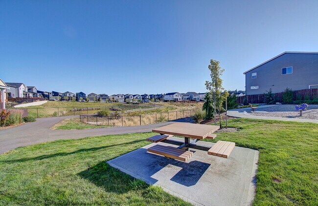 Building Photo - 17606 NW 7th Ave