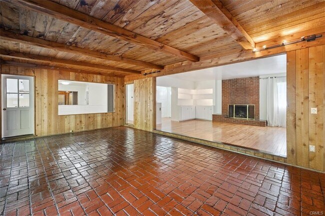 Building Photo - 23265 Leonora Dr