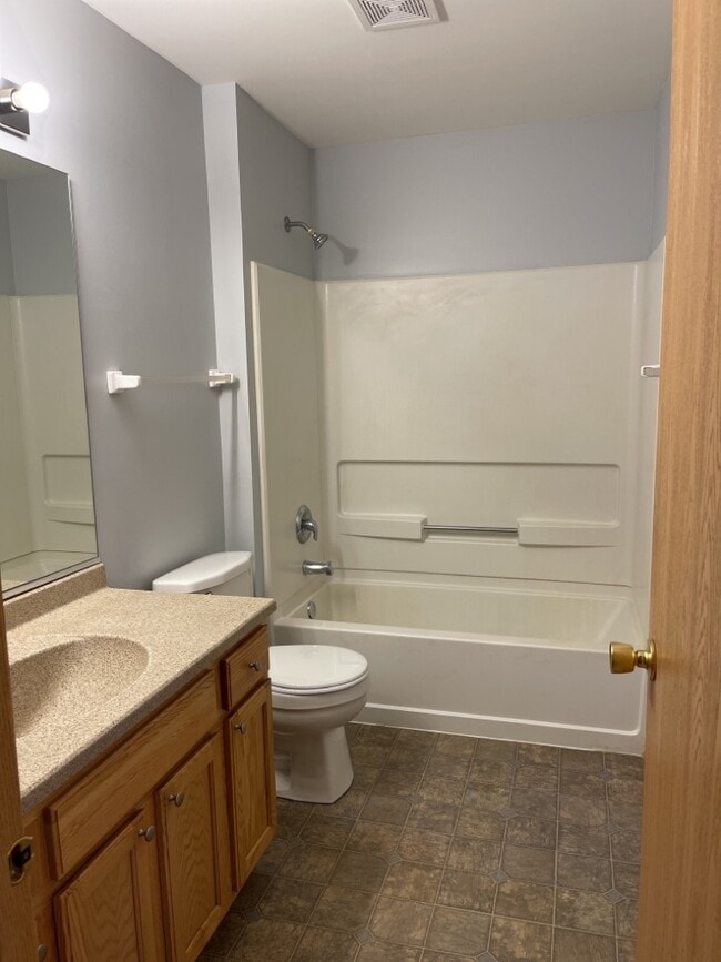 Building Photo - 1517 Silverstone Dr