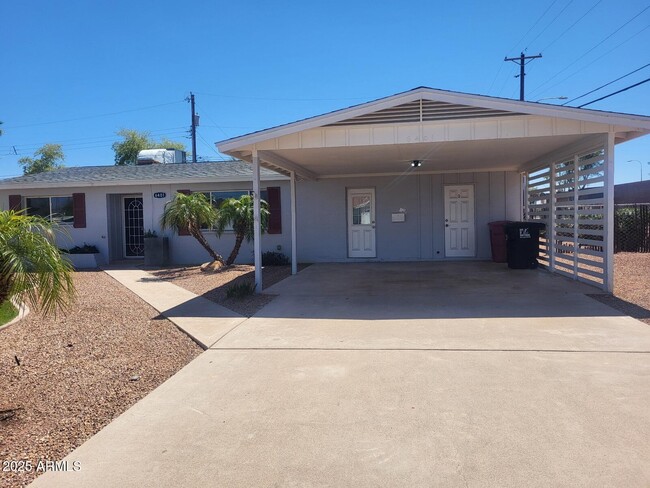 Building Photo - 6401 E Parkview Dr