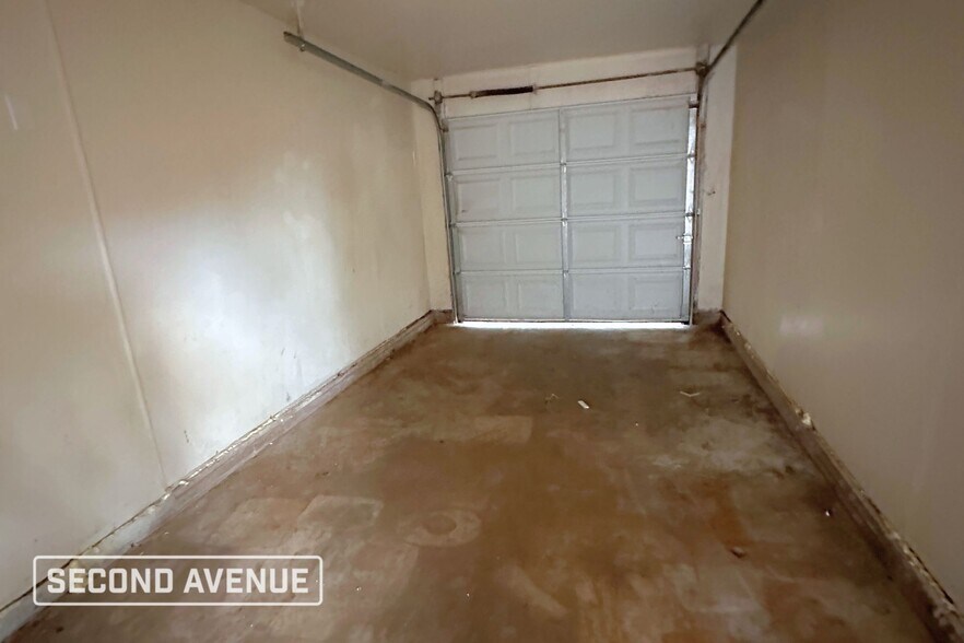 Building Photo - 1217 NE 45th St