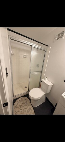 Bathroom - 3016 N Dale Ln