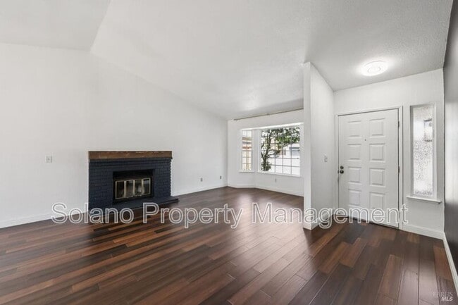 Building Photo - 309 Nancy Ln