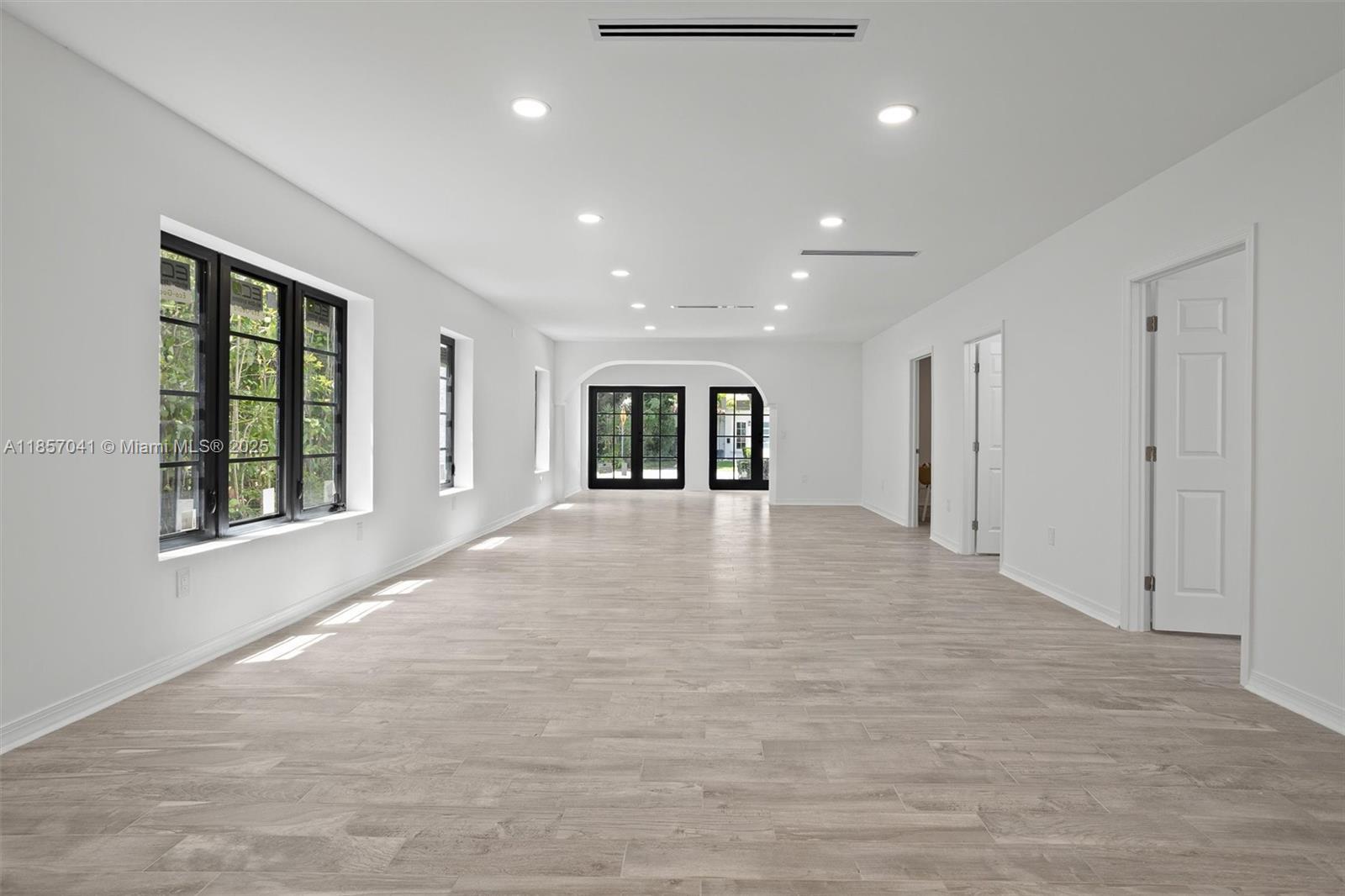 Building Photo - 434 Aragon Ave