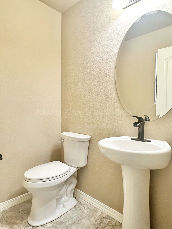 Building Photo - 9532 Bryce Canyon Dr