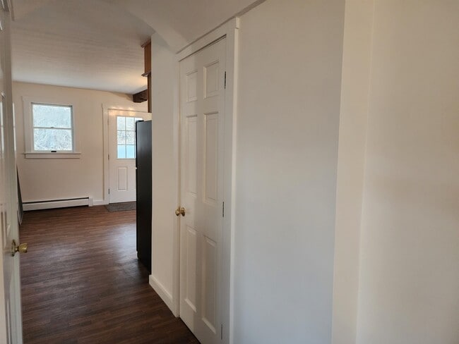 Building Photo - 73 Pleasant St