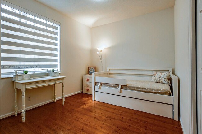 Building Photo - 4322 Fox Ridge Dr