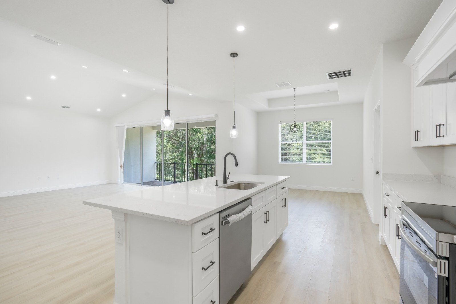 Building Photo - 36473 Piney Ridge Blvd