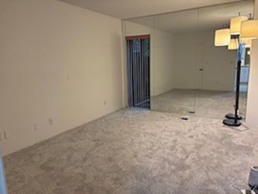 Building Photo - 3131 Fleur Dr