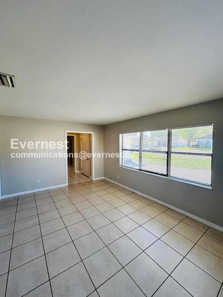 Building Photo - 4420 Snapper St