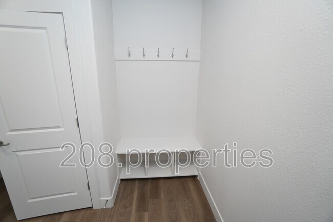 Building Photo - 245 E Caldera St