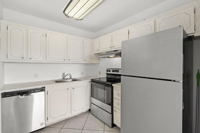 Building Photo - 124 Preston Way