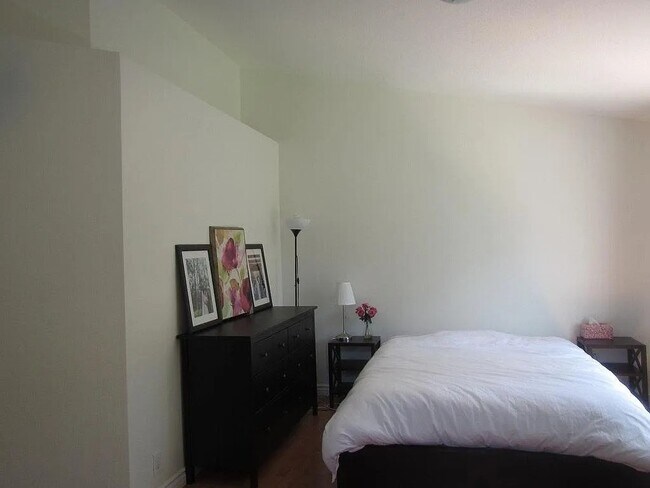 Building Photo - 21246 Sugarbush Cir